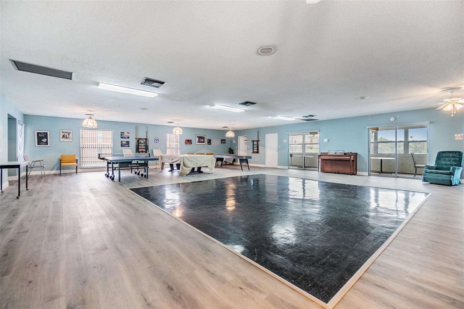Image 27 of 39 For 225 Country Club Drive E246