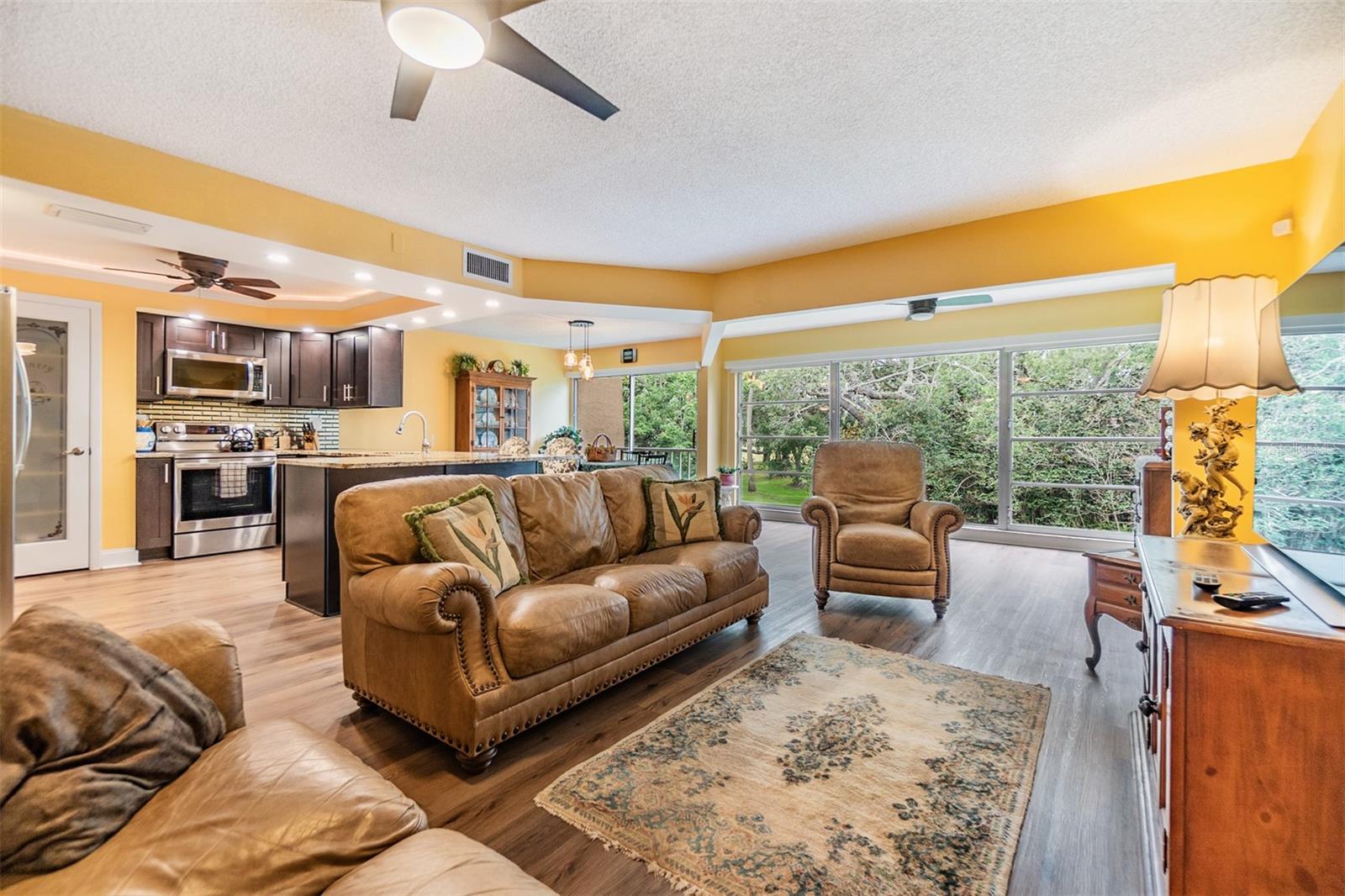 Image 4 of 39 For 225 Country Club Drive E246