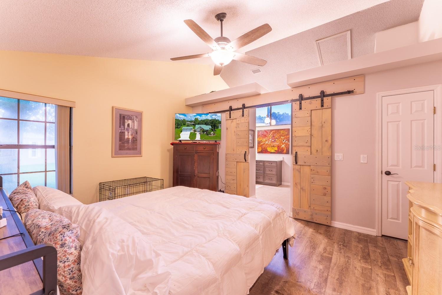 Image 18 of 48 For 8725 Rosemont Court
