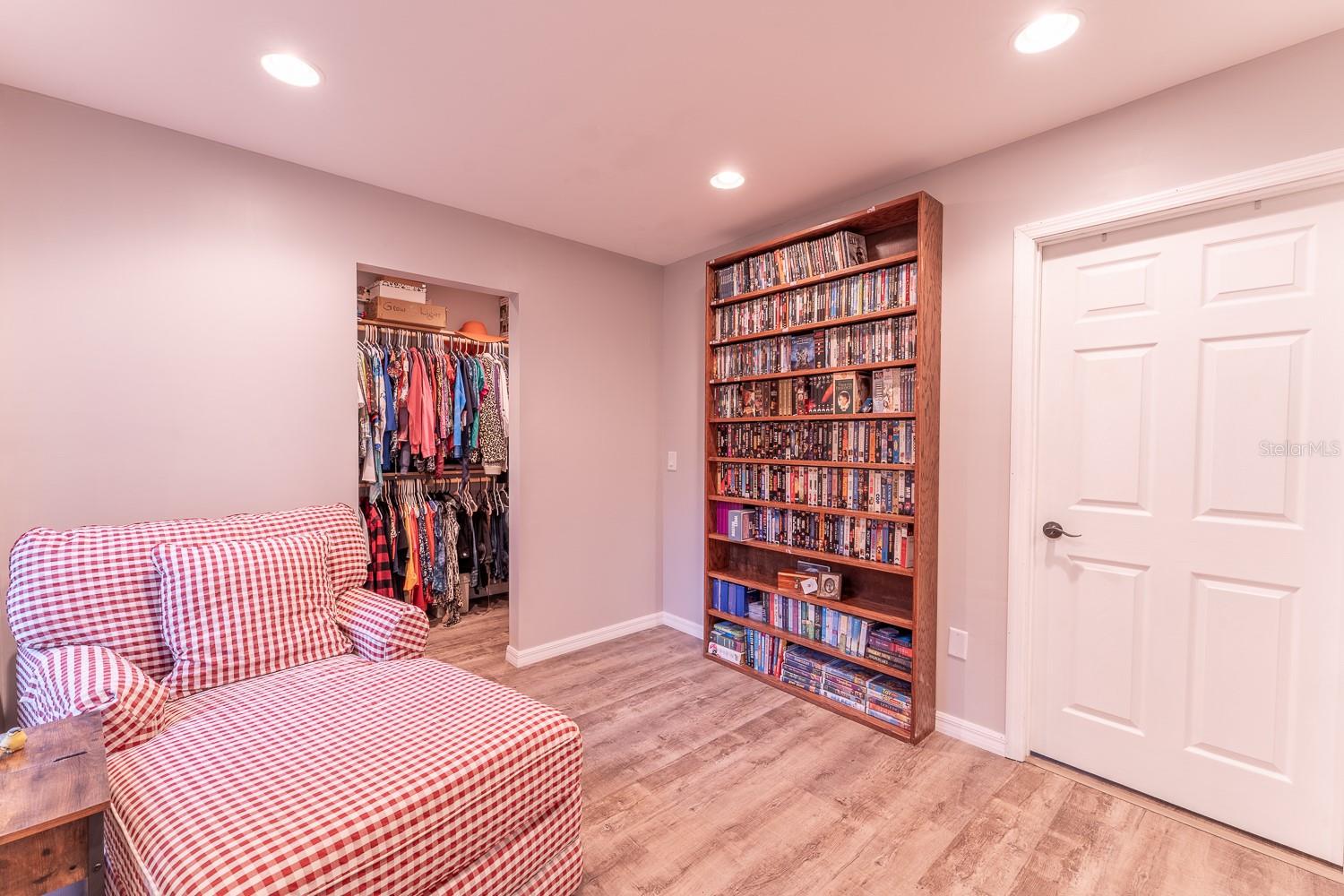 Image 22 of 48 For 8725 Rosemont Court