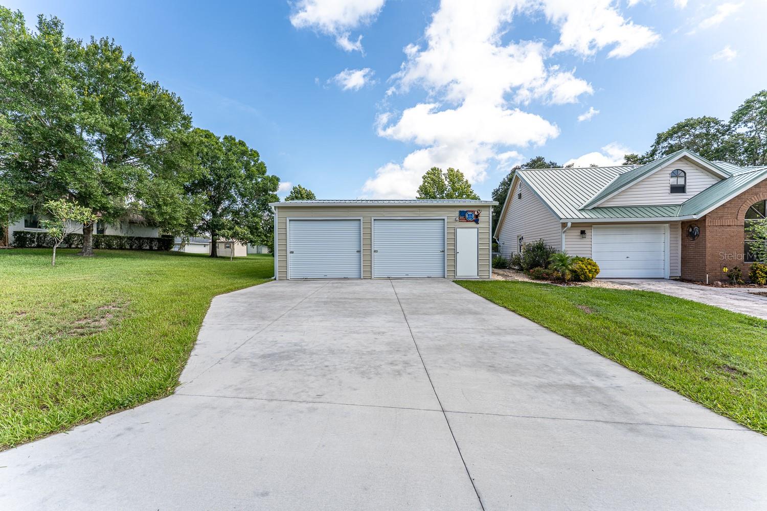 Image 4 of 48 For 8725 Rosemont Court