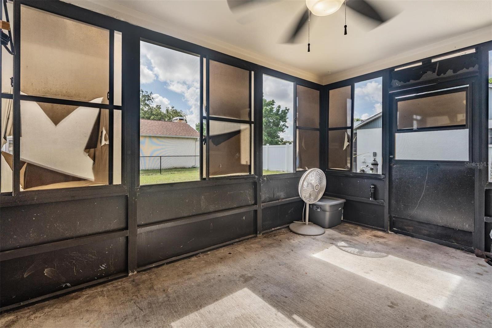 Listing photo id 11 for 1338 Persimmon Drive