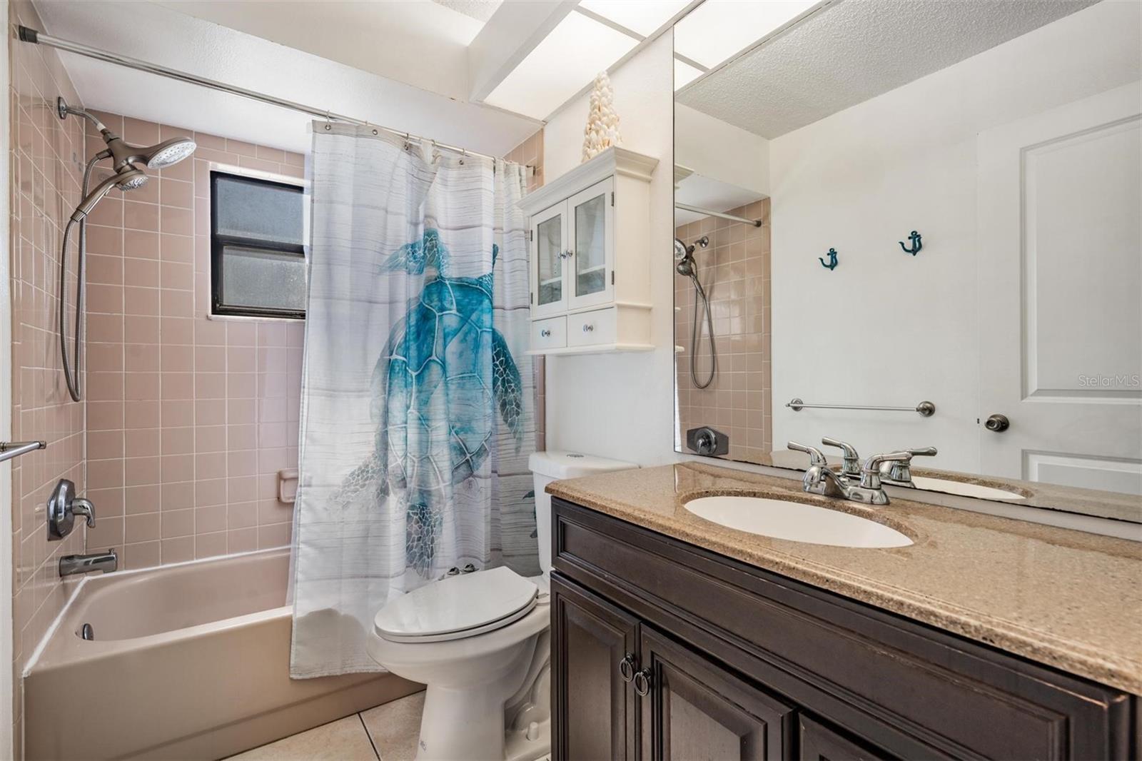 Listing photo id 14 for 1338 Persimmon Drive