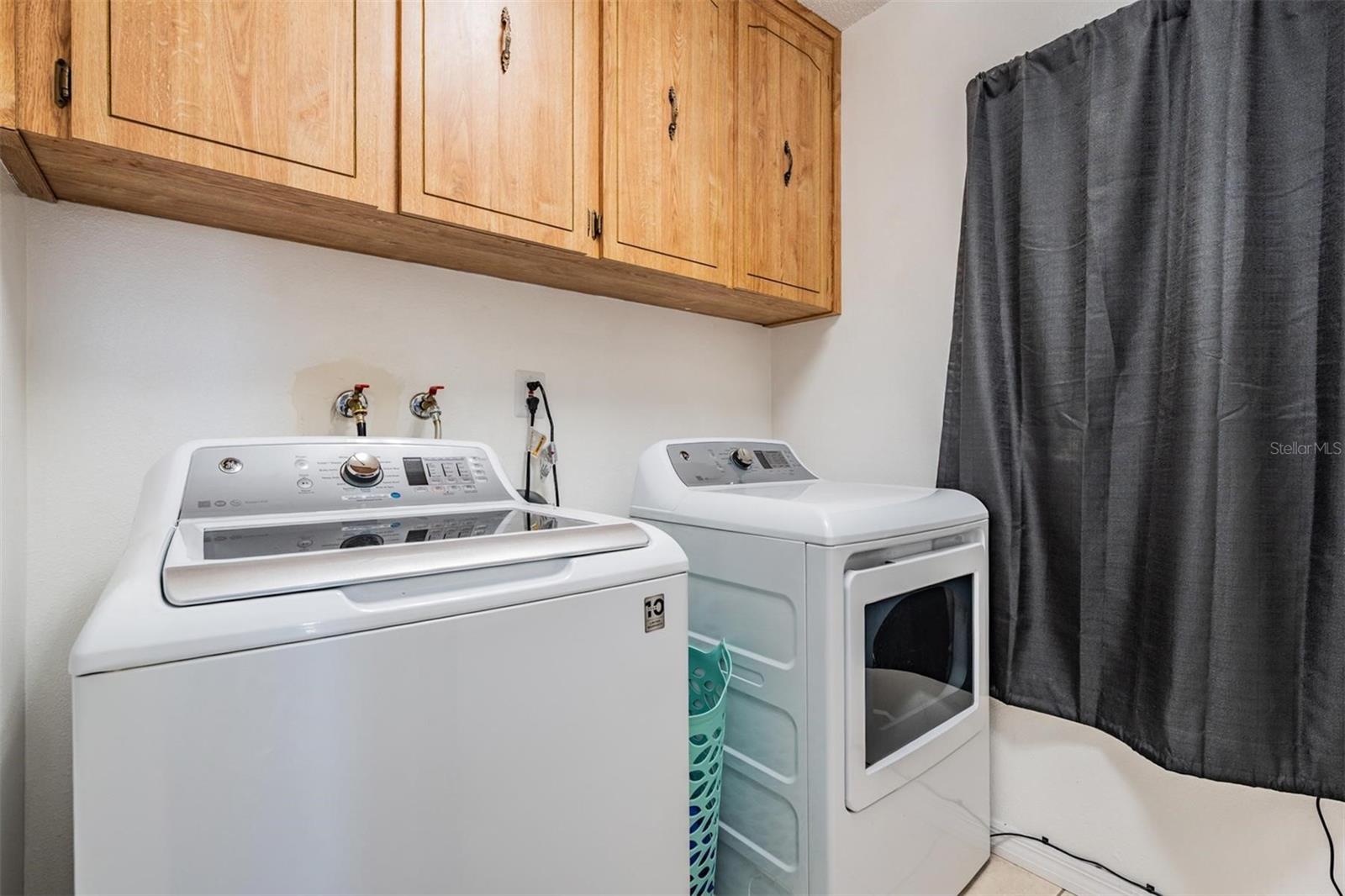 Listing photo id 15 for 1338 Persimmon Drive