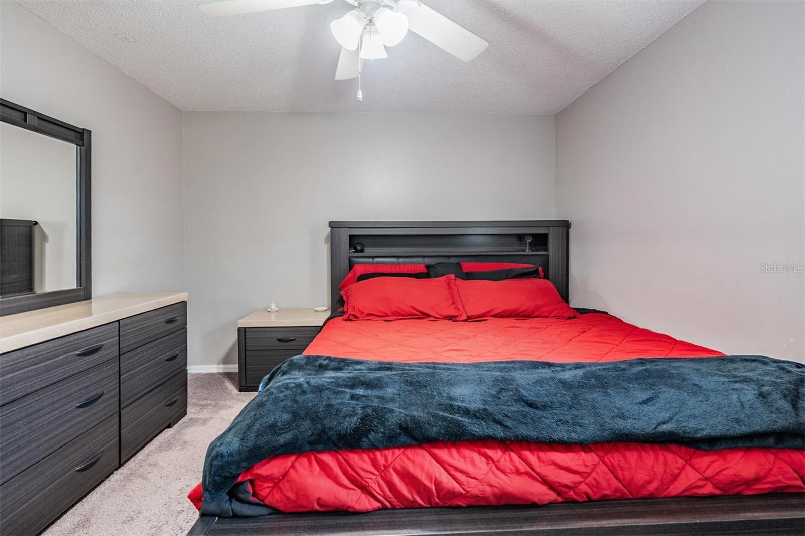 Listing photo id 17 for 1338 Persimmon Drive