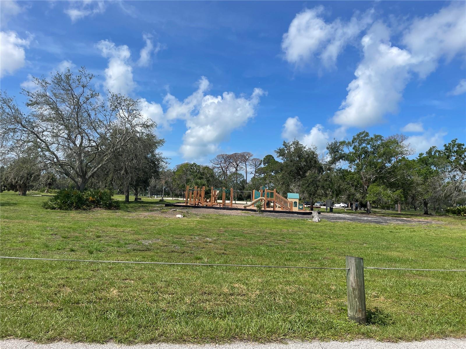 Listing photo id 34 for 1338 Persimmon Drive