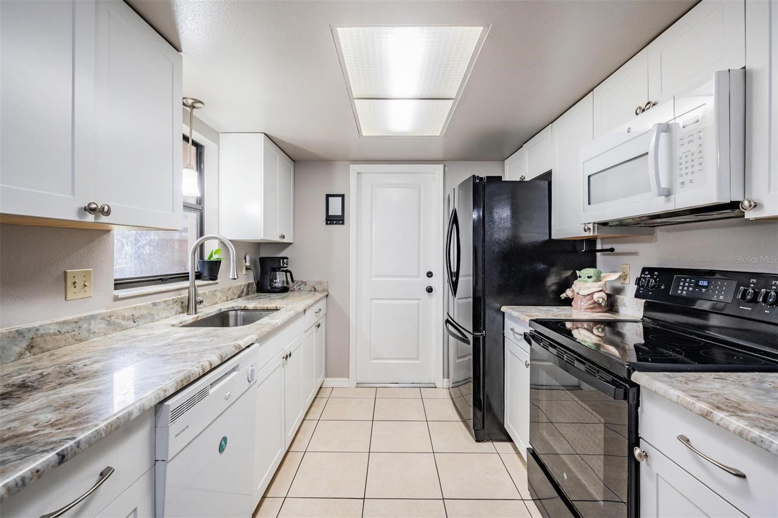 Listing photo id 6 for 1338 Persimmon Drive