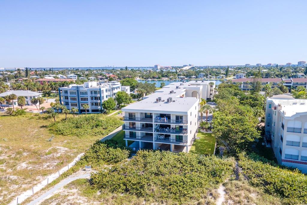 Image 34 of 45 For 3200 Gulf Boulevard 205