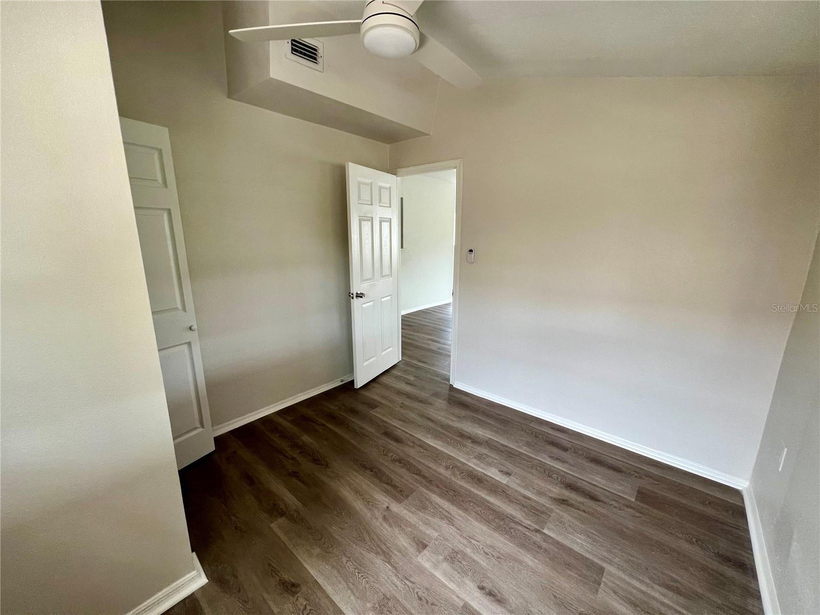 Image 18 of 52 For 10513 Parkcrest Drive