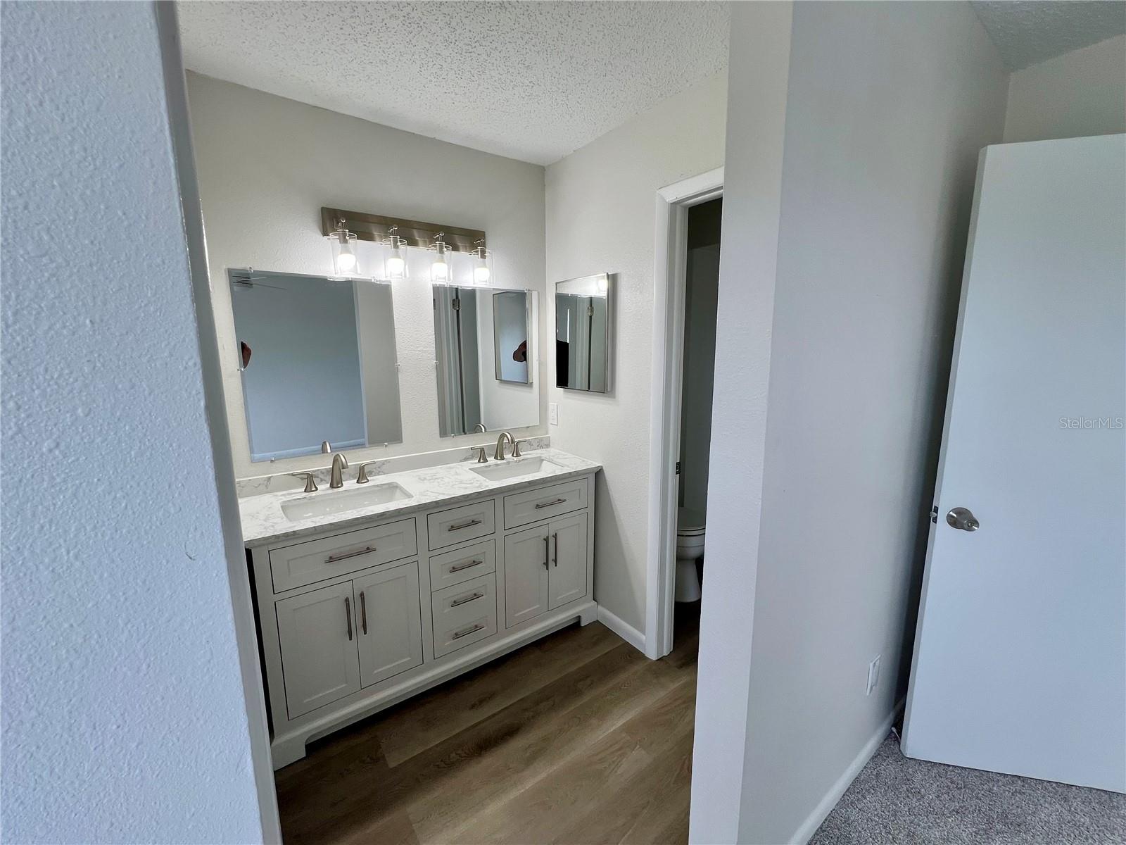 Image 21 of 52 For 10513 Parkcrest Drive