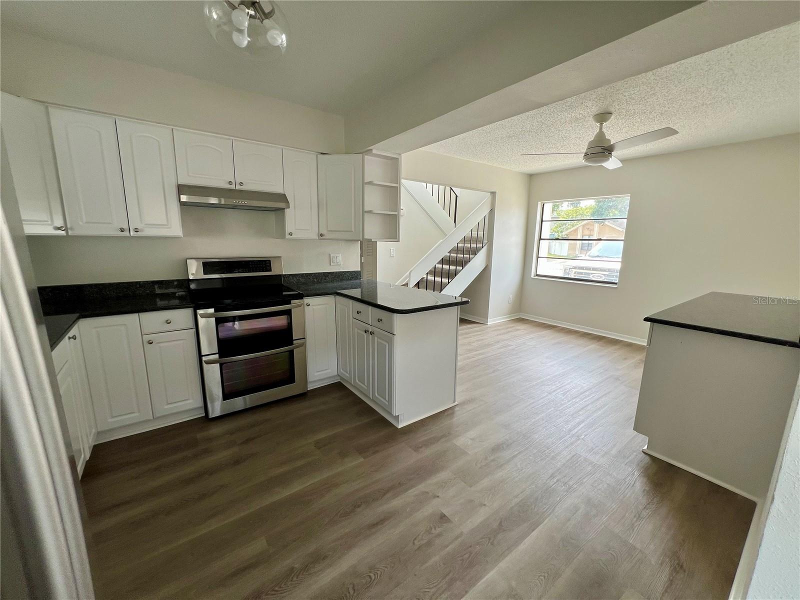 Image 4 of 52 For 10513 Parkcrest Drive
