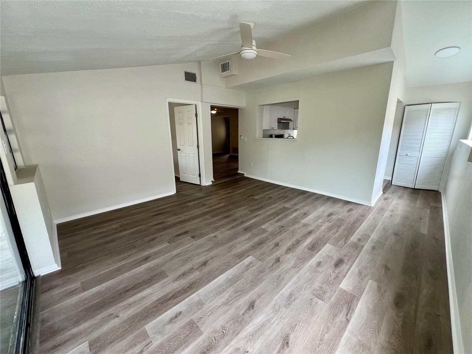 Image 9 of 52 For 10513 Parkcrest Drive