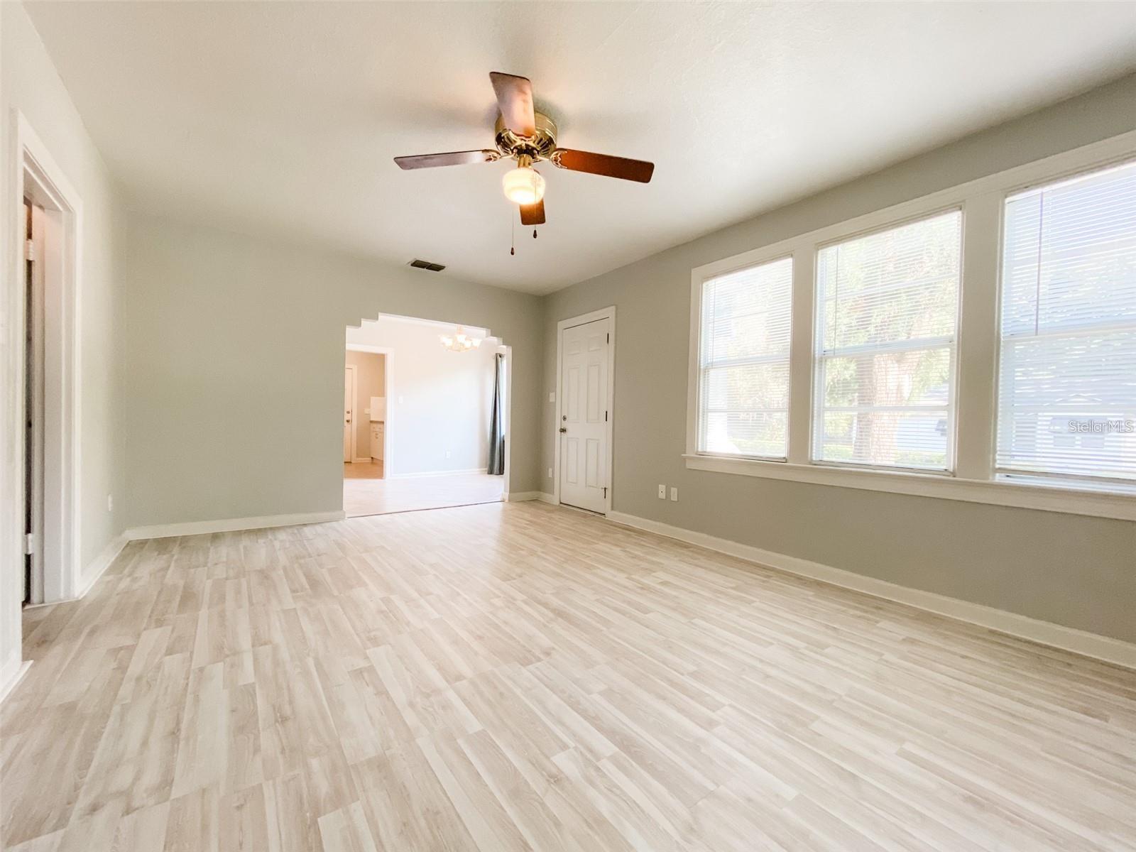Image 10 of 20 For 800 Frances Avenue