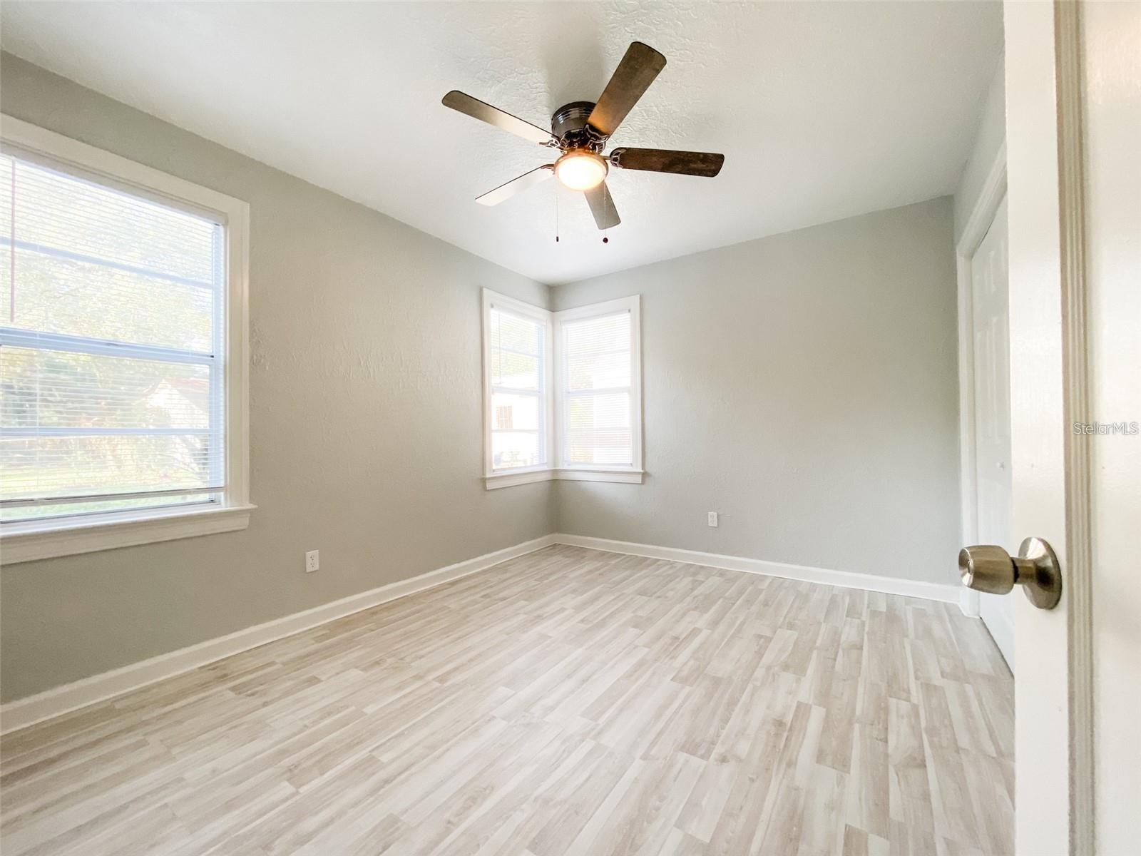 Image 17 of 20 For 800 Frances Avenue