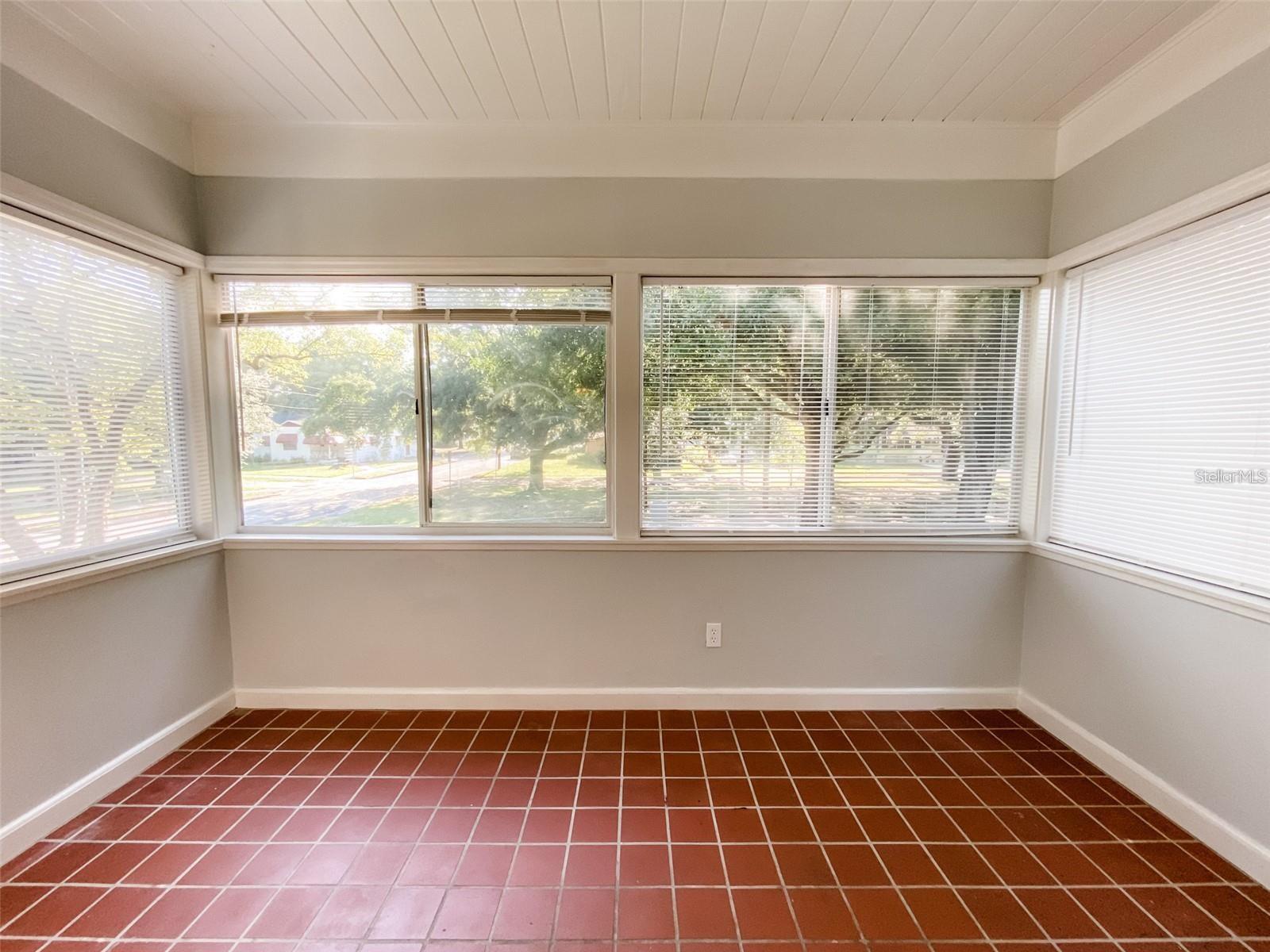 Image 8 of 20 For 800 Frances Avenue