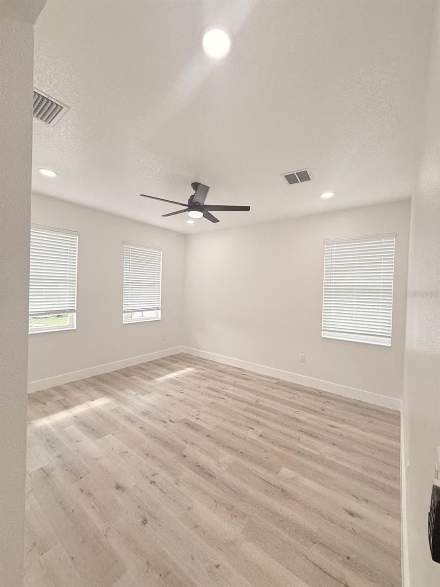 Image 16 of 45 For 4412 Courtland Street