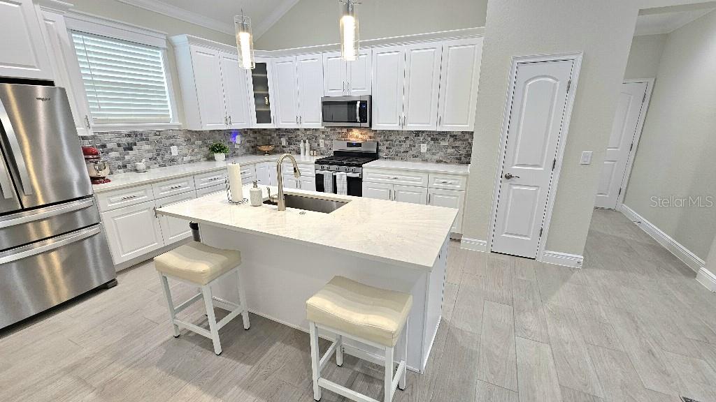 Listing photo id 2 for 4790 125th Loop