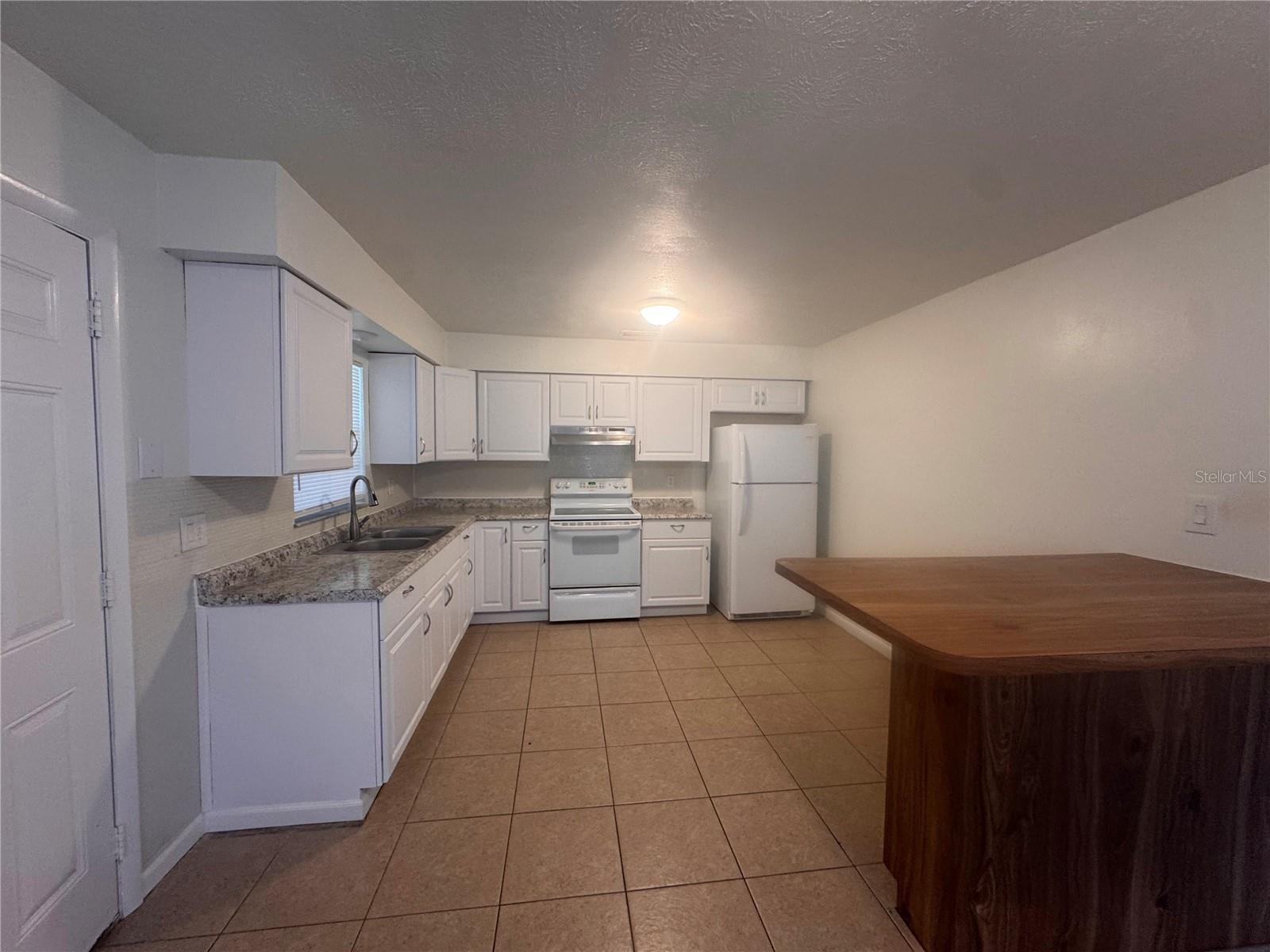 Image 3 of 7 For 21362 Anderson Road