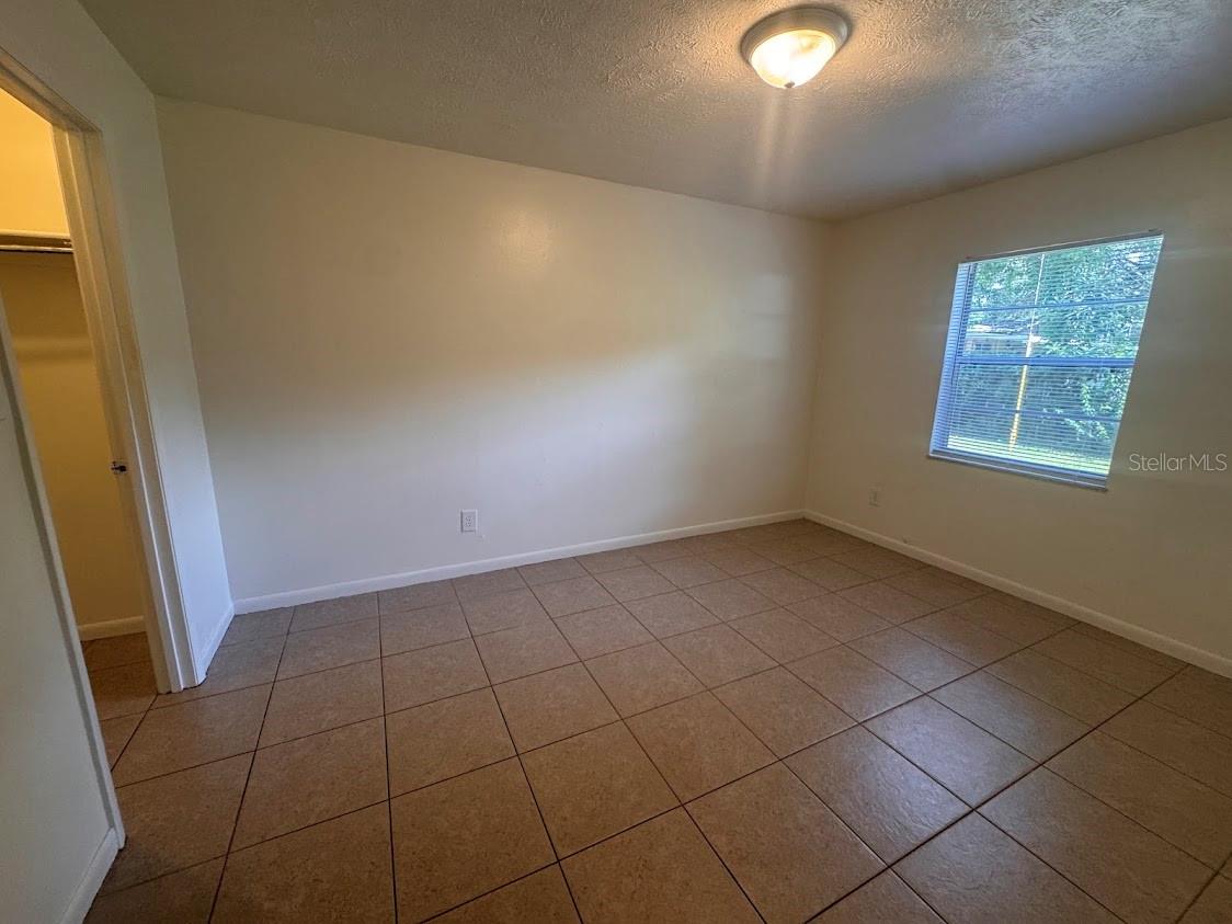 Listing photo id 7 for 21362 Anderson Road