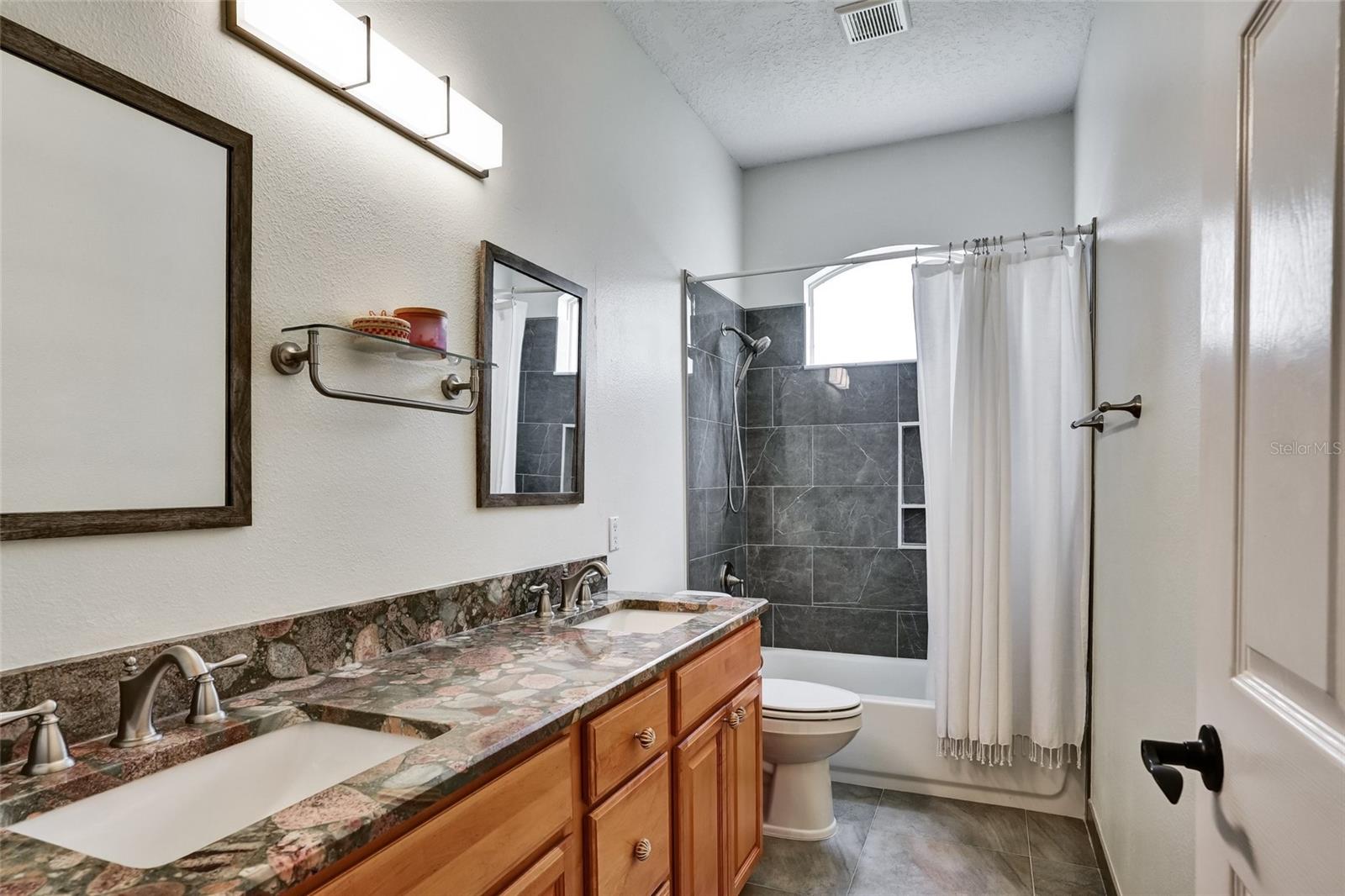 Image 37 of 60 For 4902 Jenni Lin Court