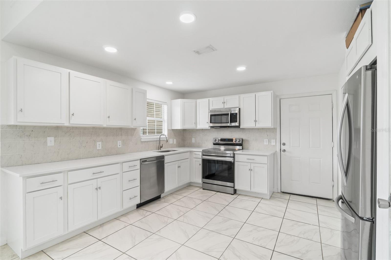 Image 8 of 74 For 7581 Kelsey Drive