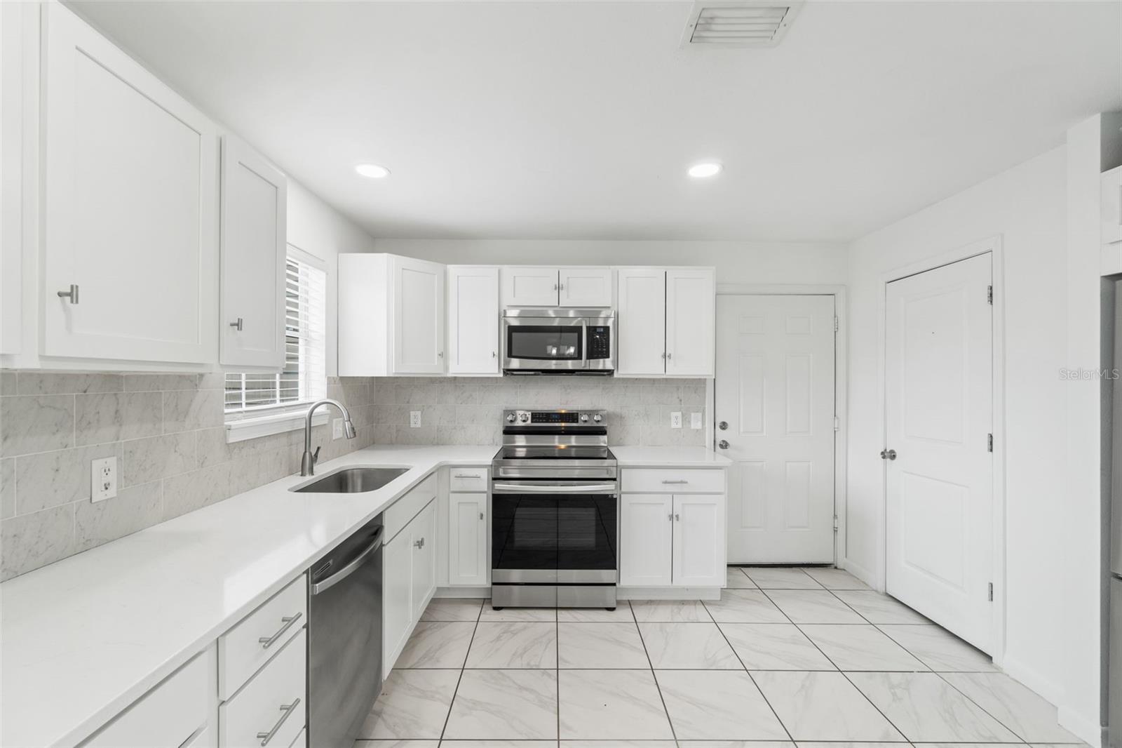 Image 9 of 74 For 7581 Kelsey Drive