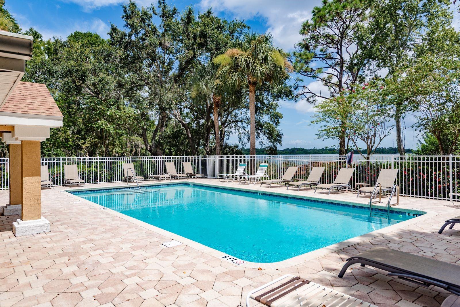 Image 49 of 59 For 511 Spring Lake Circle