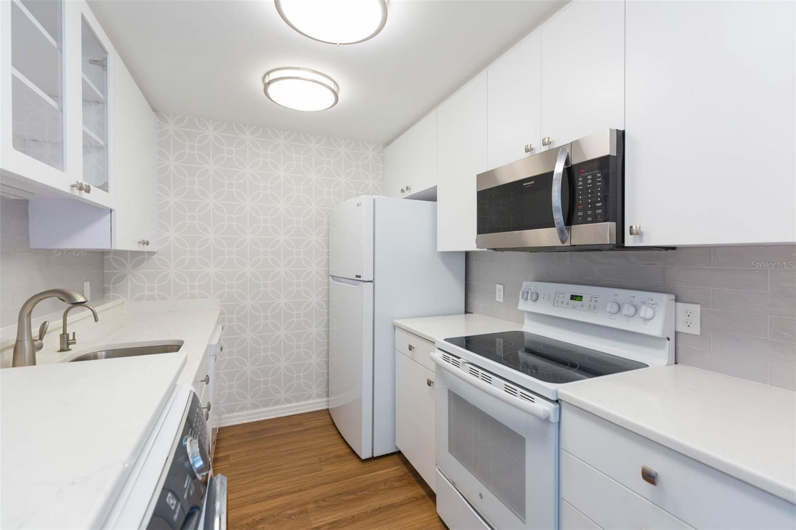 Image 16 of 38 For 3211 Swann Avenue 1001