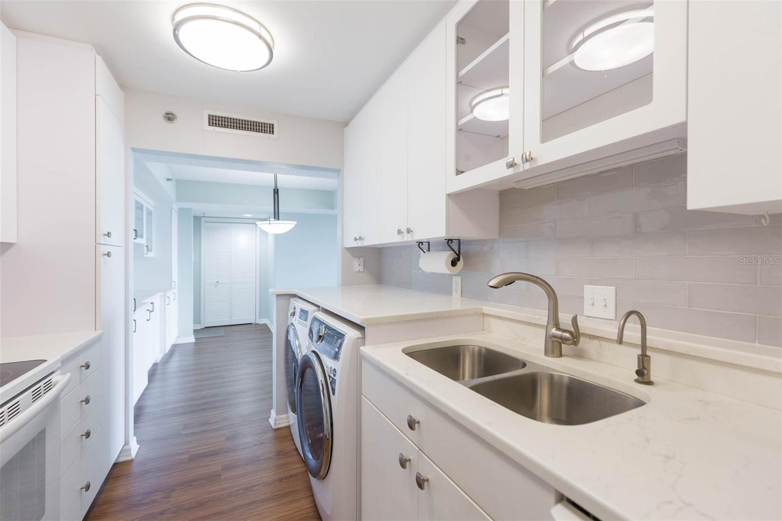 Image 17 of 38 For 3211 Swann Avenue 1001