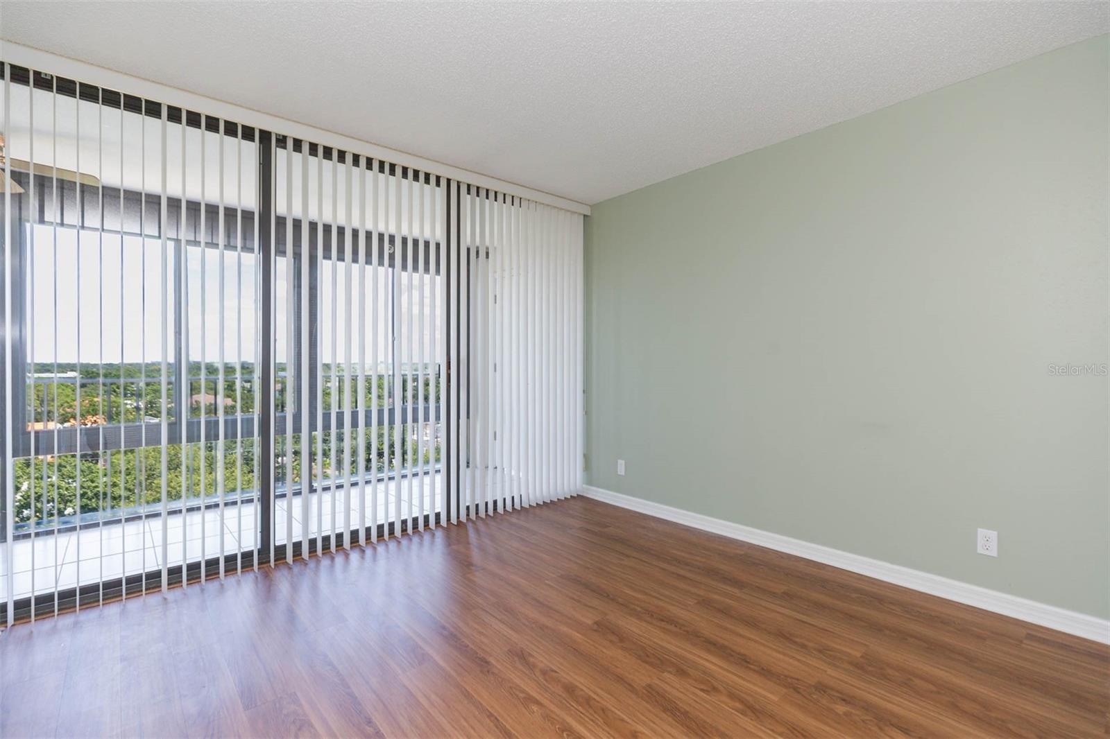 Image 19 of 38 For 3211 Swann Avenue 1001