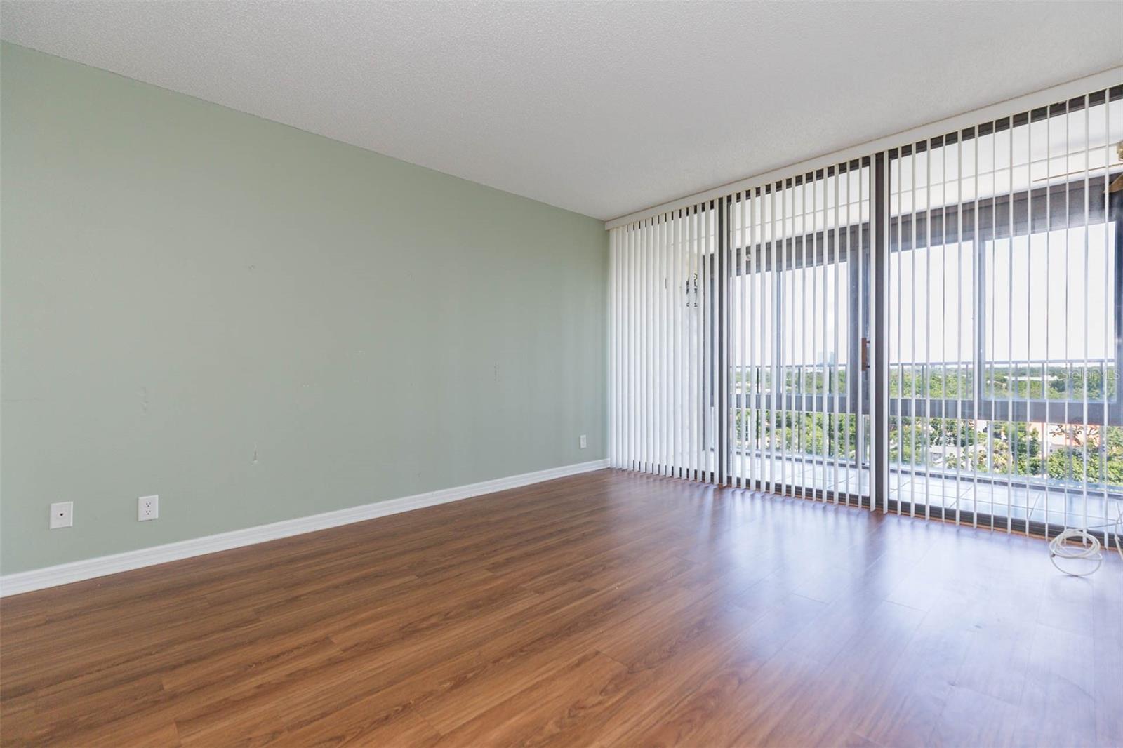Image 23 of 38 For 3211 Swann Avenue 1001