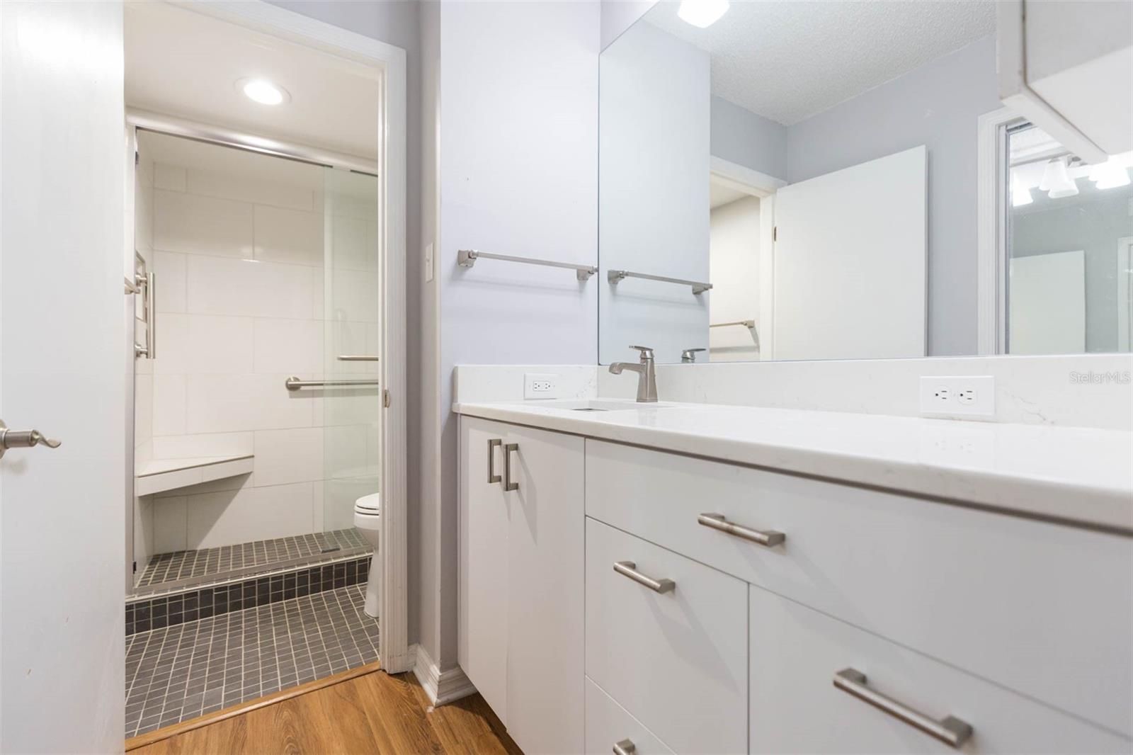 Image 25 of 38 For 3211 Swann Avenue 1001