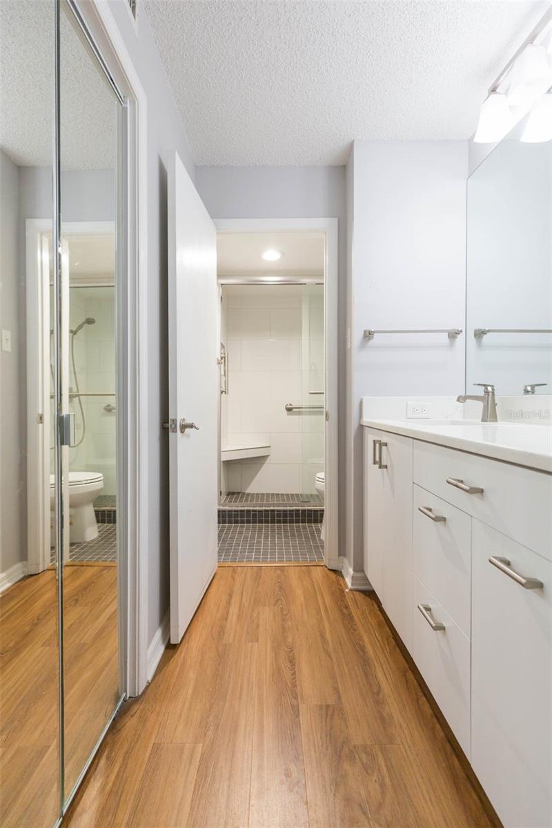 Image 28 of 38 For 3211 Swann Avenue 1001