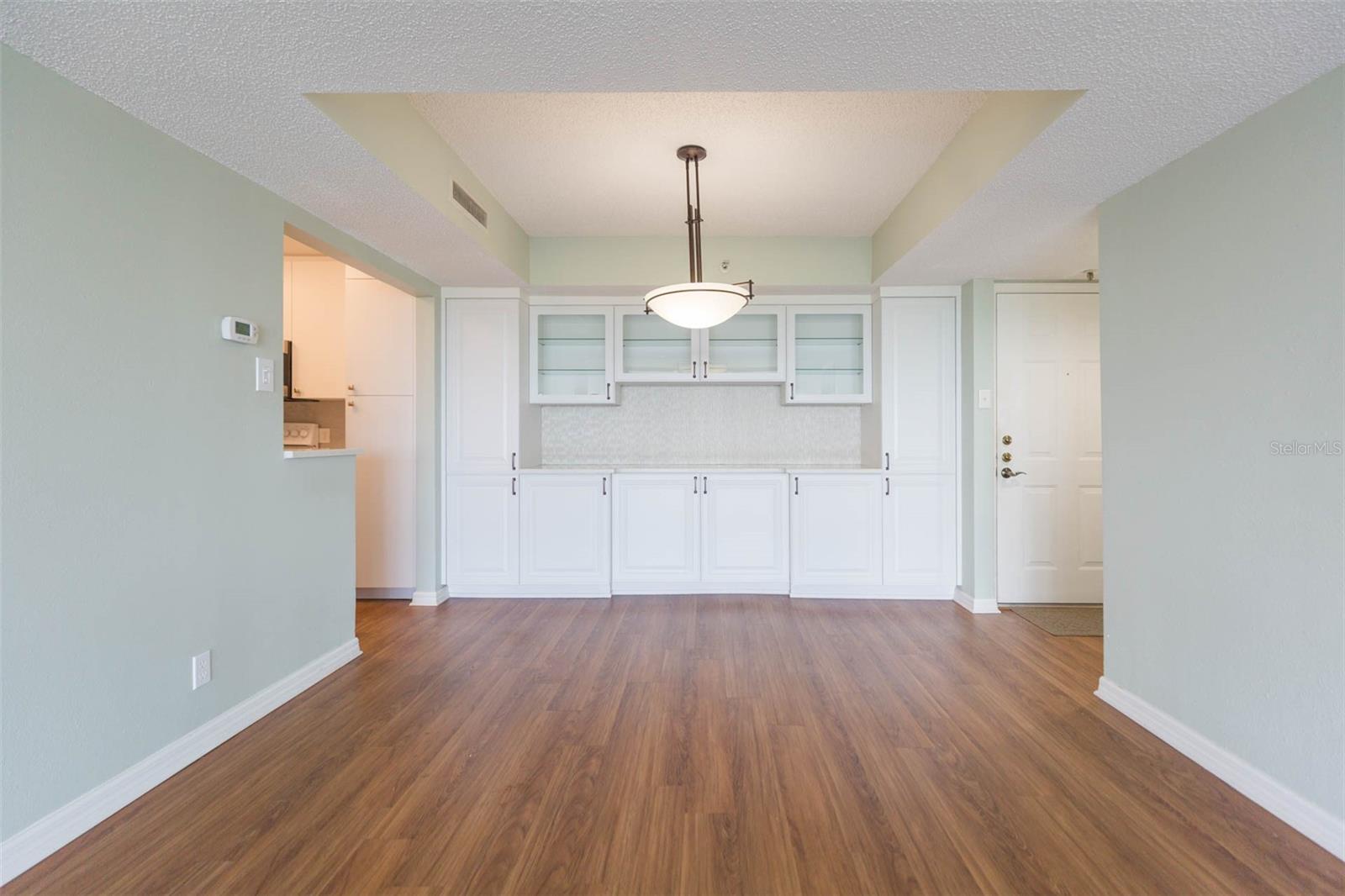 Image 4 of 38 For 3211 Swann Avenue 1001