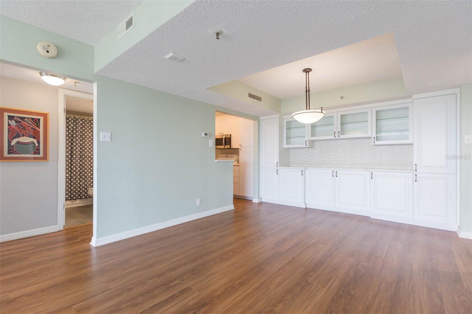 Image 5 of 38 For 3211 Swann Avenue 1001