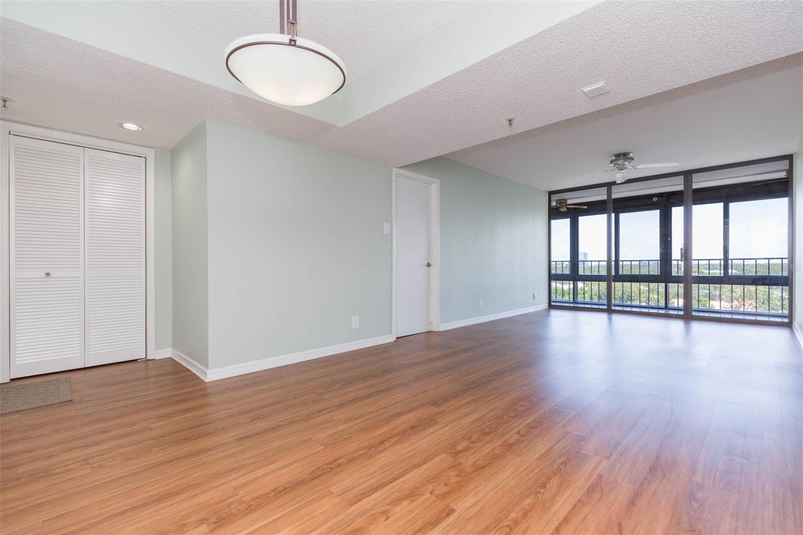 Image 6 of 38 For 3211 Swann Avenue 1001