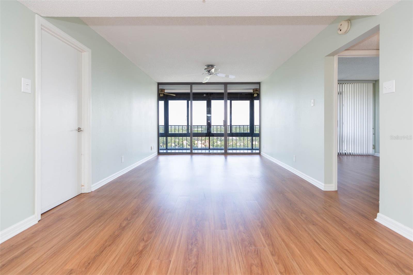Image 8 of 38 For 3211 Swann Avenue 1001