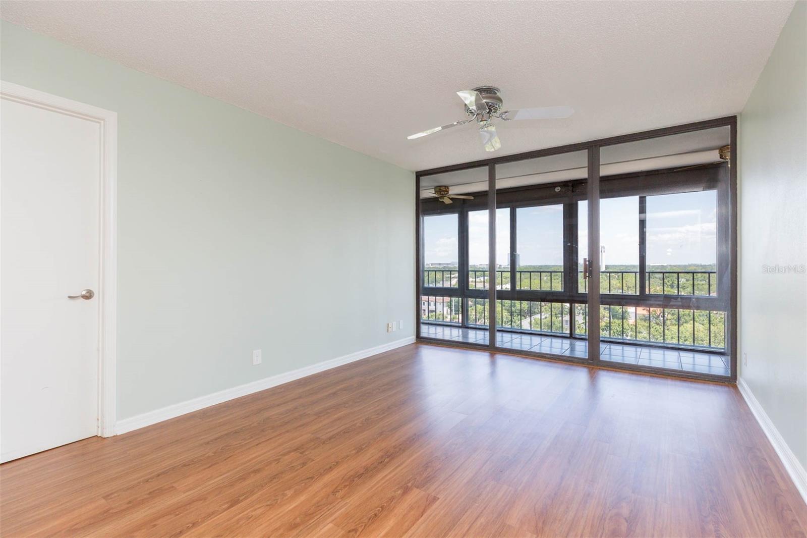 Image 9 of 38 For 3211 Swann Avenue 1001
