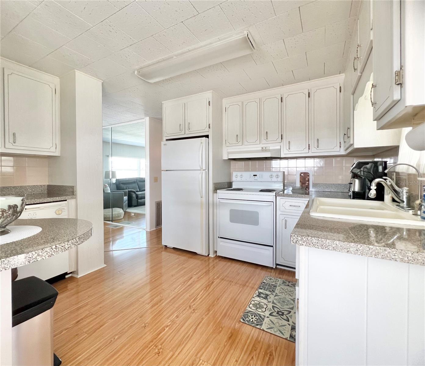 Image 10 of 32 For 1100 Belcher Road S 270