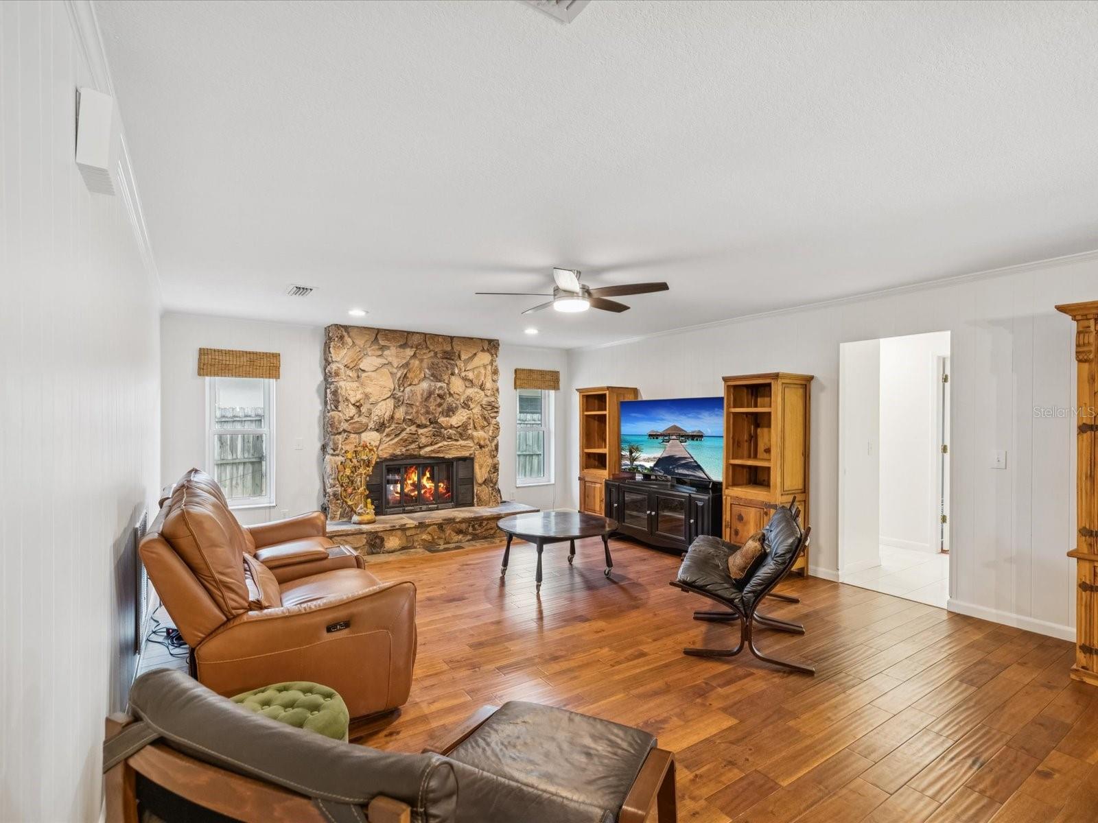 Image 18 of 52 For 1864 Brae Moor Drive