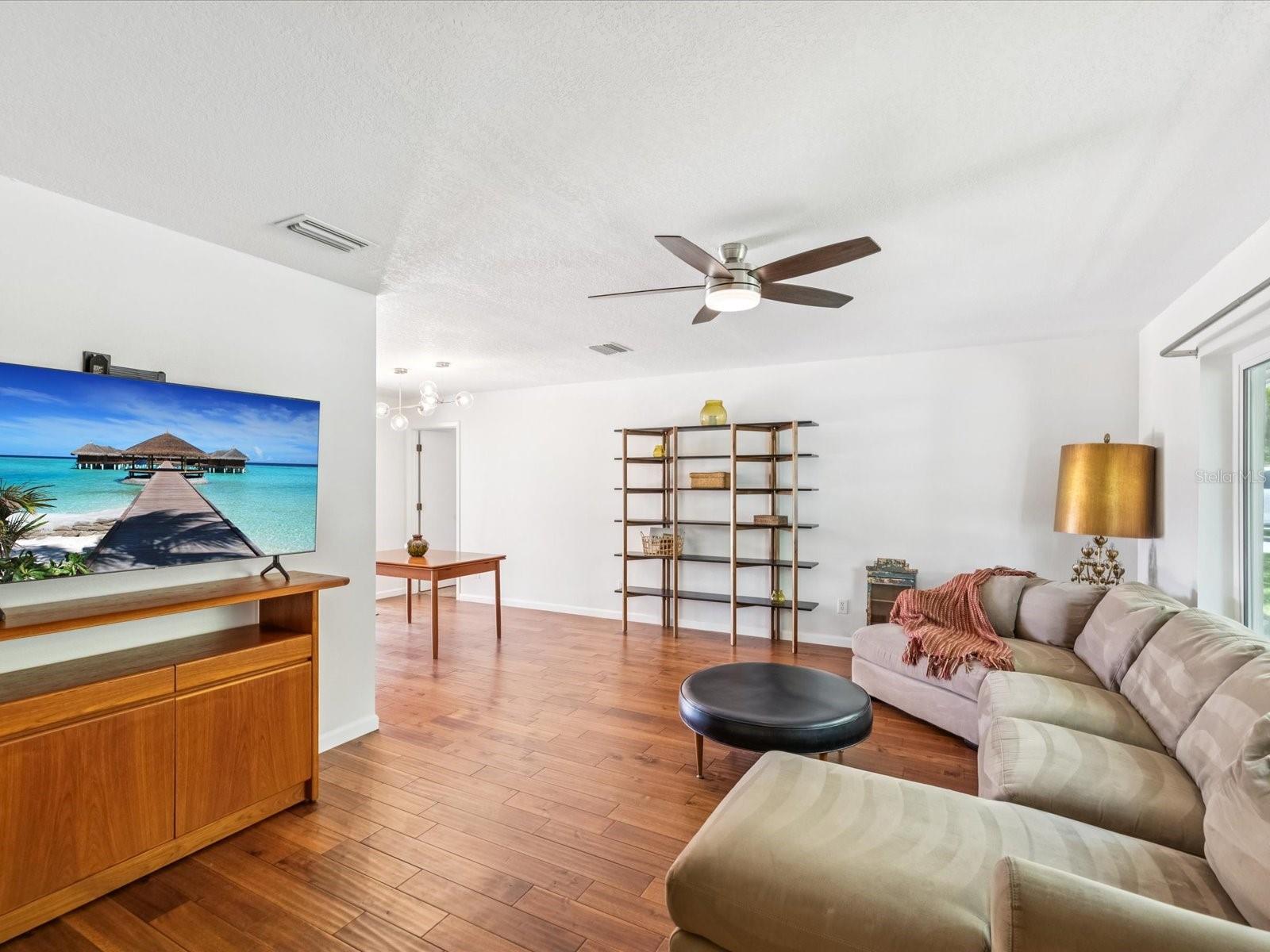 Image 5 of 52 For 1864 Brae Moor Drive
