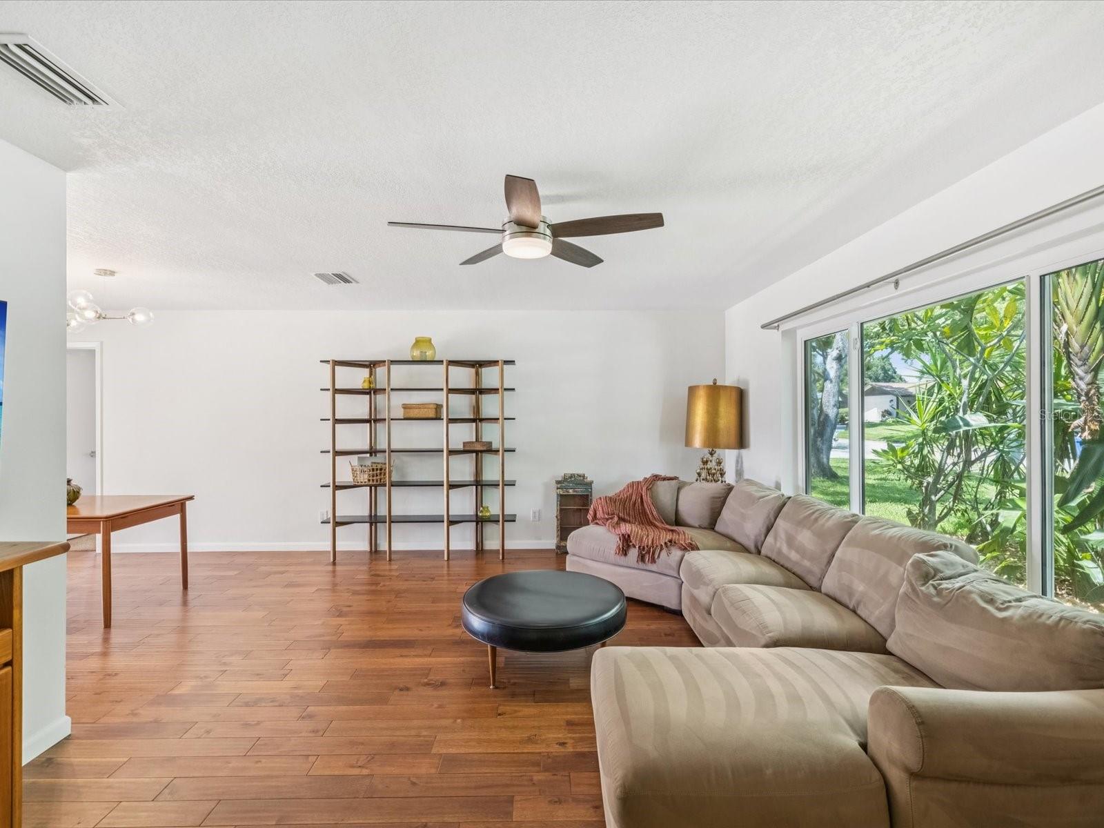 Image 6 of 52 For 1864 Brae Moor Drive