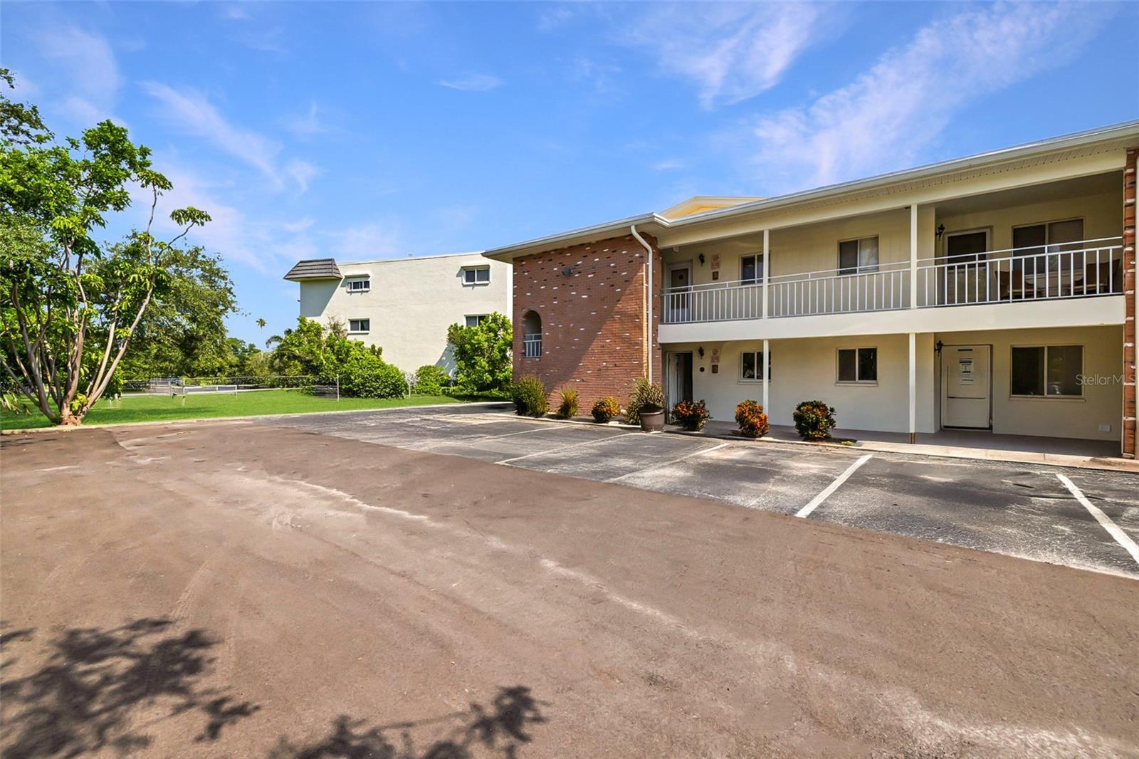 Details for 4480 Overlook Drive Ne 20, ST PETERSBURG, FL 33703