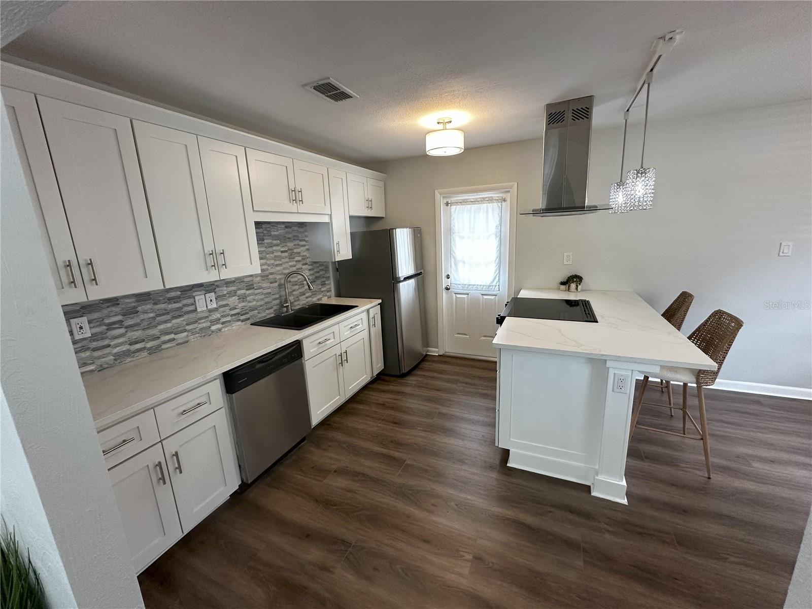 Image 14 of 39 For 906 Idlewild Avenue