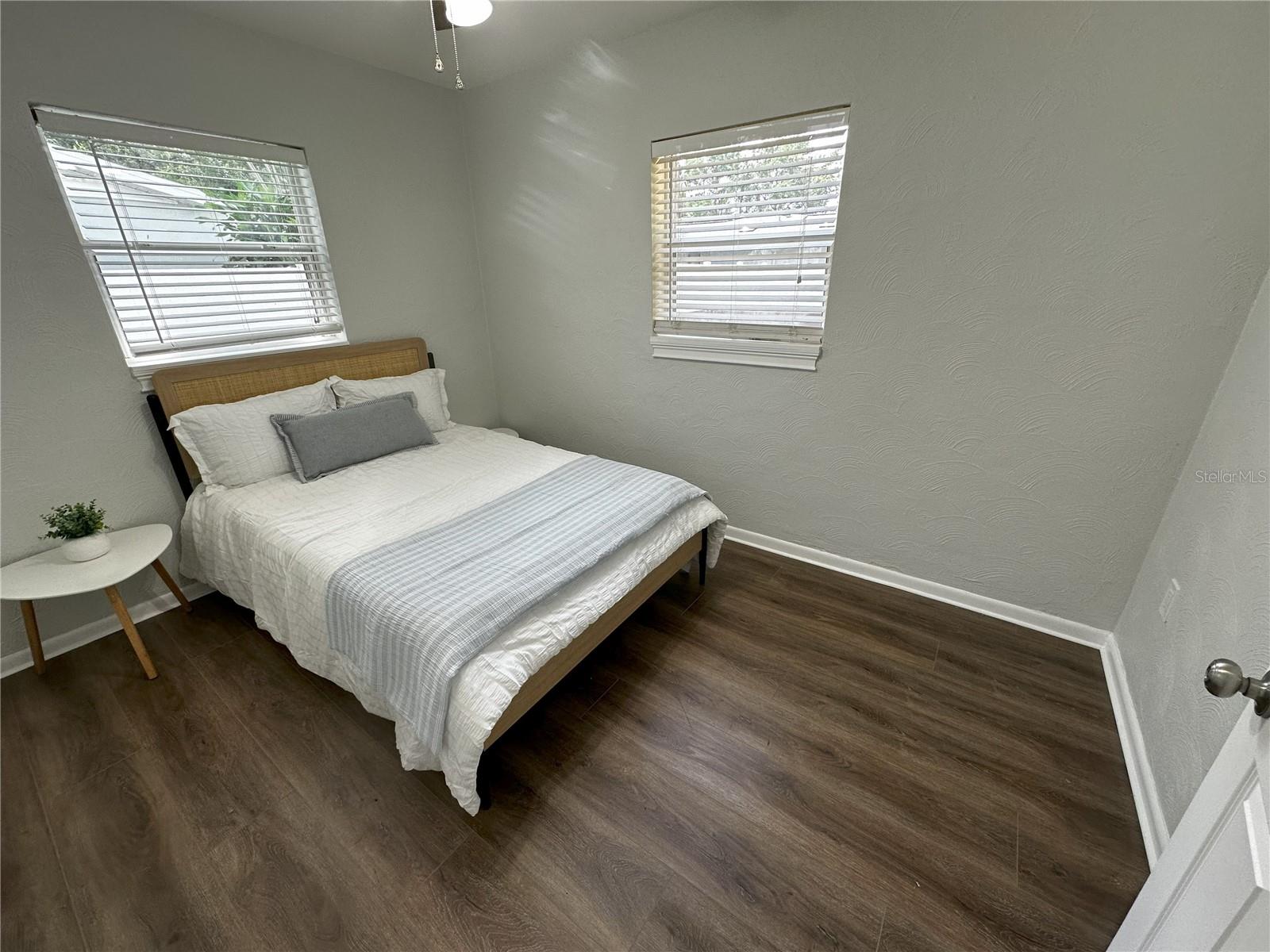 Image 22 of 39 For 906 Idlewild Avenue