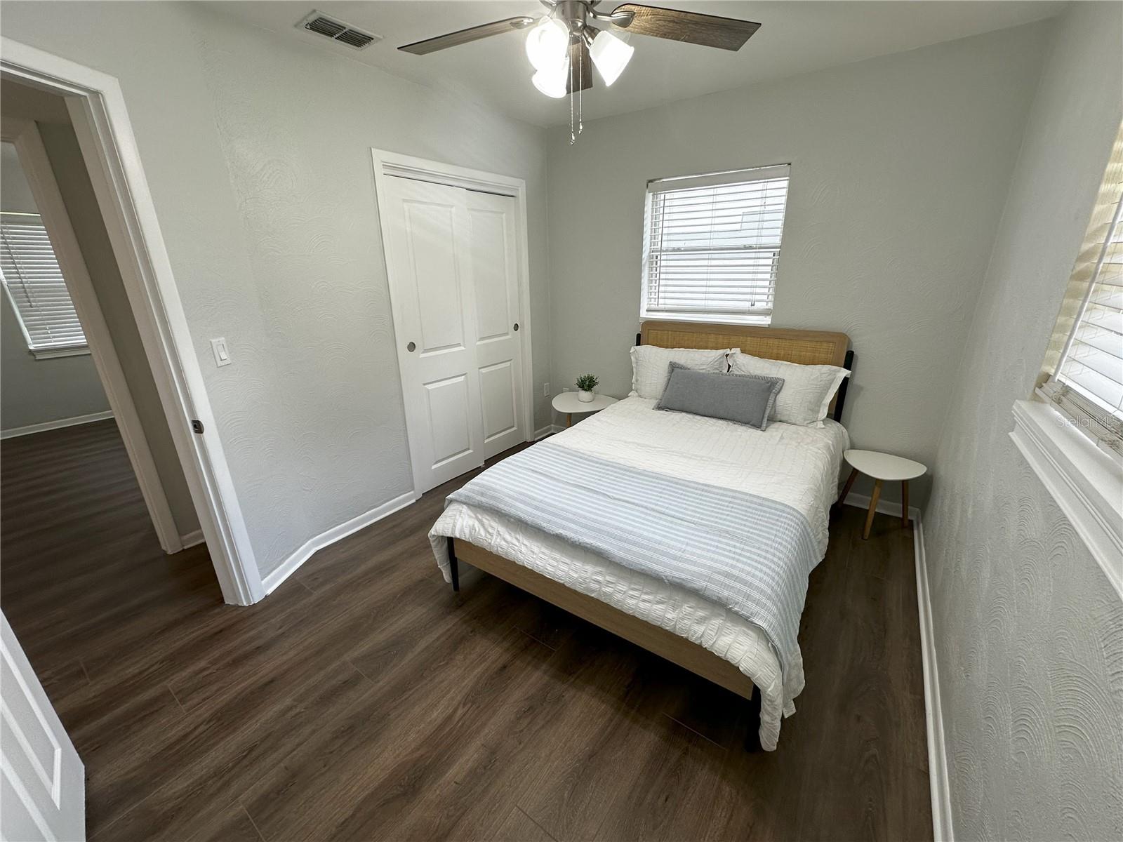 Image 23 of 39 For 906 Idlewild Avenue