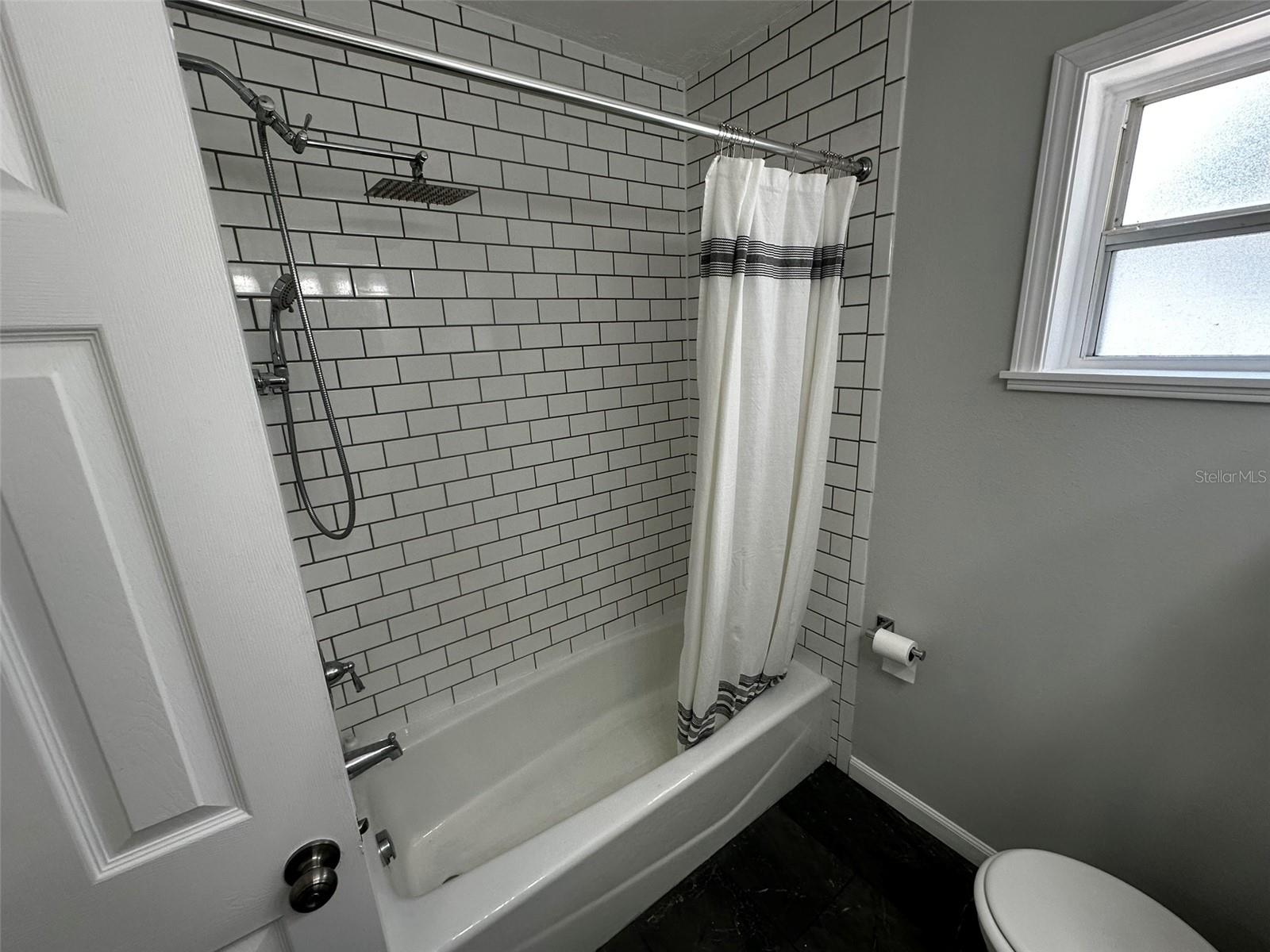Image 25 of 39 For 906 Idlewild Avenue