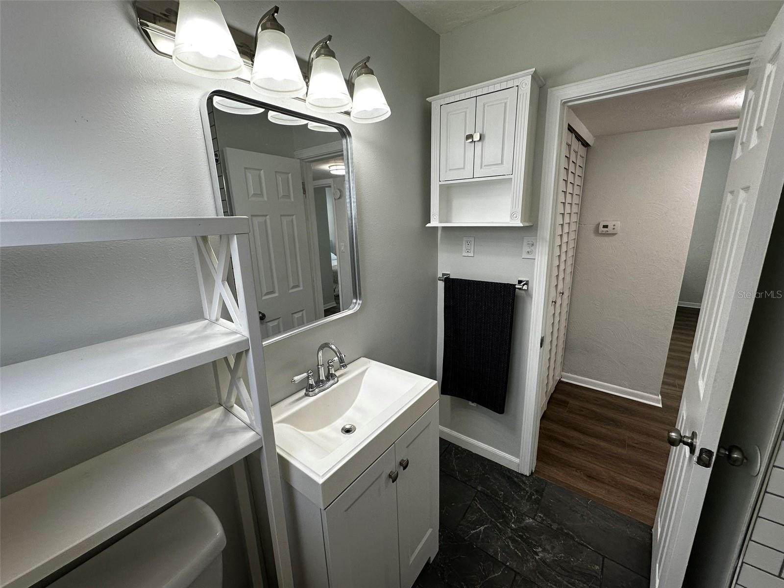 Image 27 of 39 For 906 Idlewild Avenue