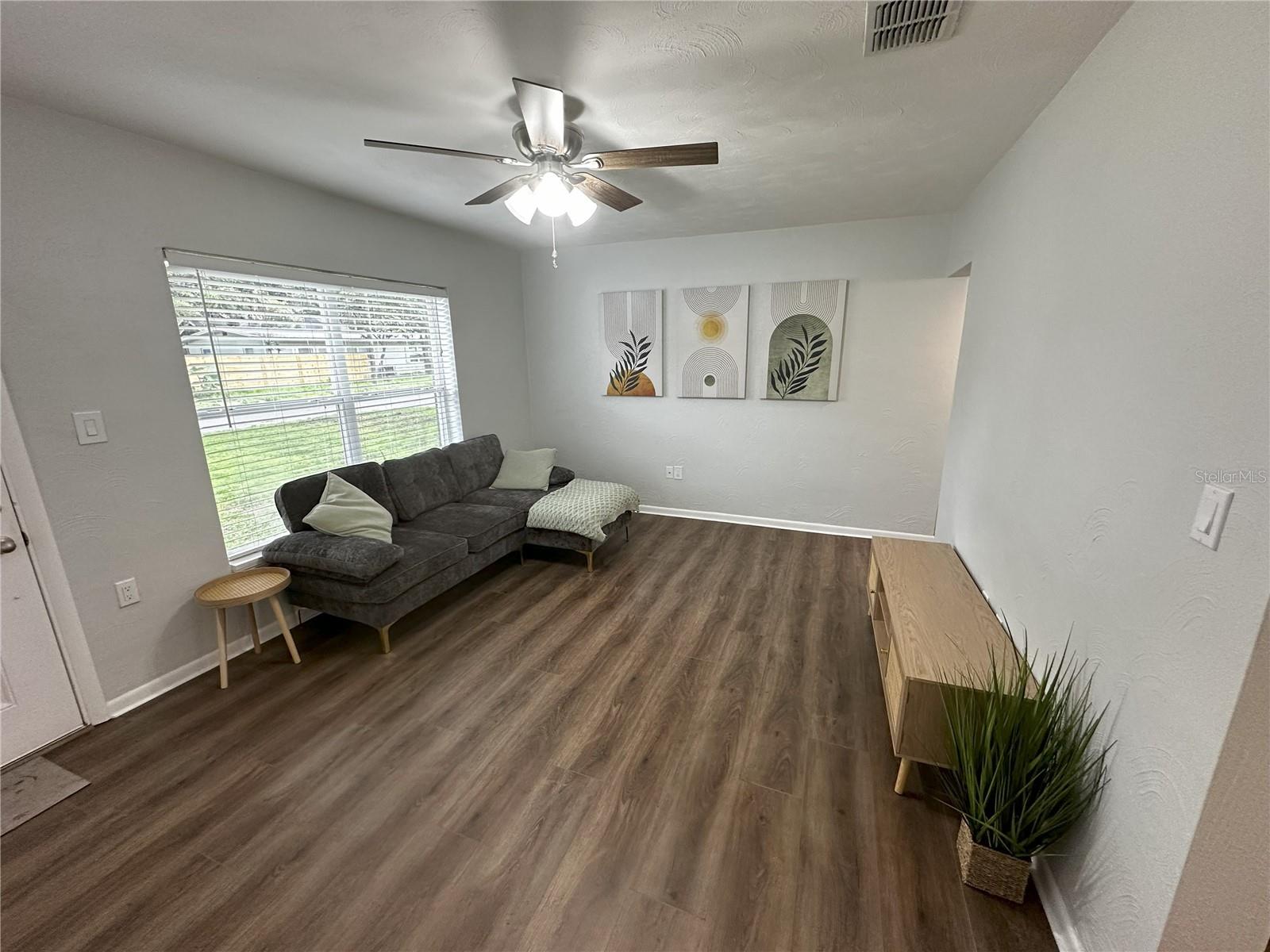 Image 7 of 39 For 906 Idlewild Avenue