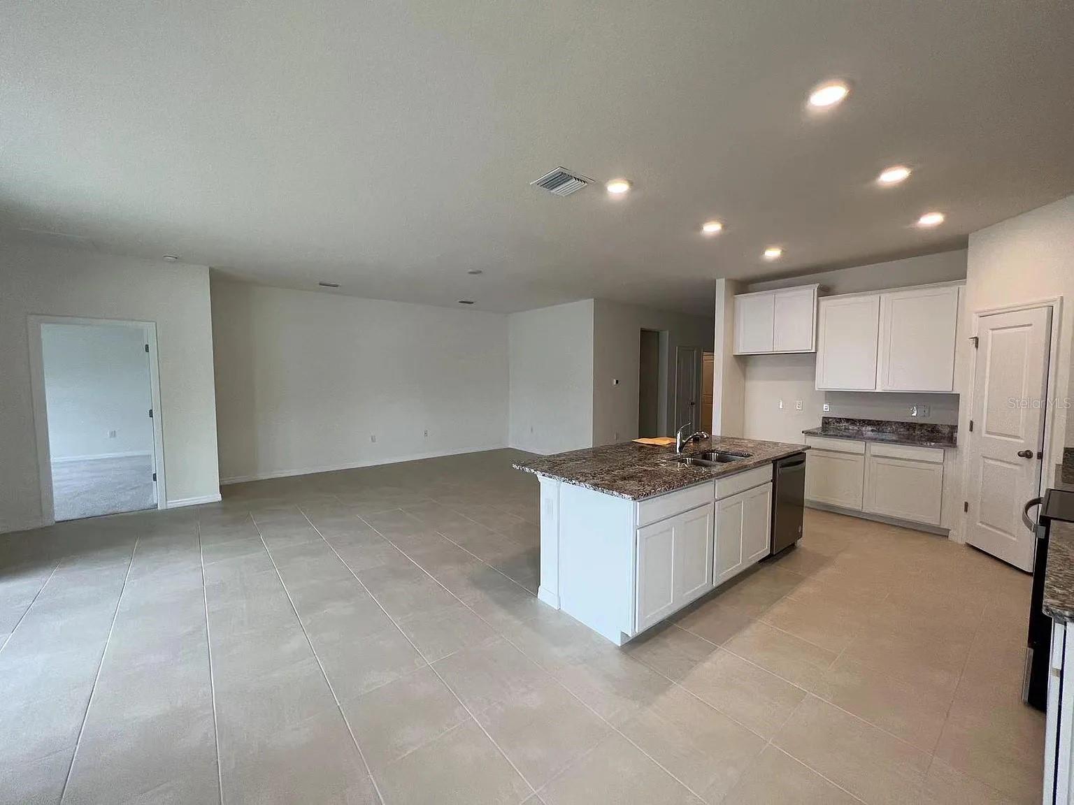 Image 2 of 5 For 13542 Golden Lime Avenue